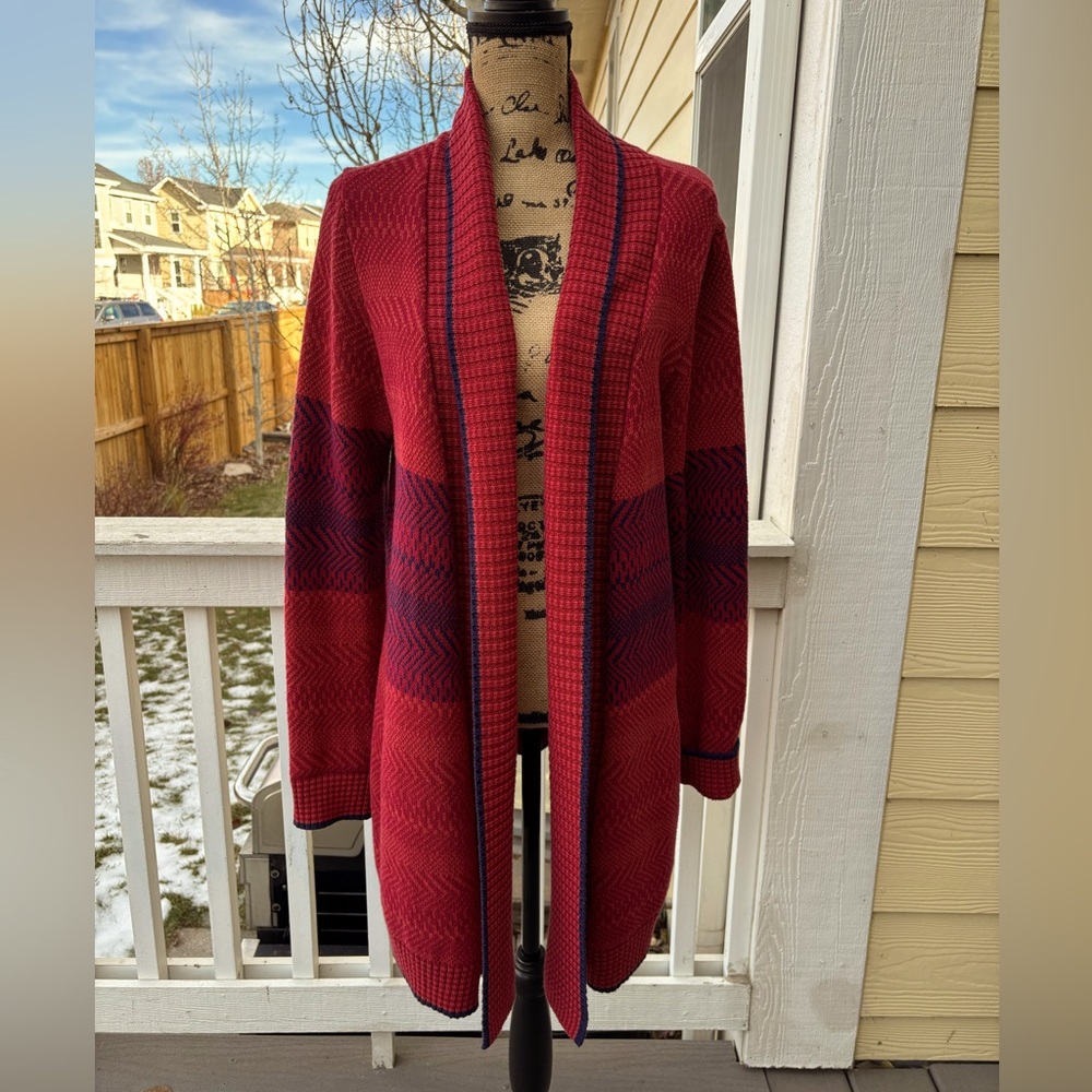 Red & blue CABI size L open front sweater EUC